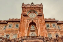 Những cung điện, dinh thự bị bỏ hoang