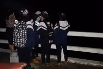 Sau câu hỏi "lạnh người", nam sinh bất ngờ nhảy cầu tự tử