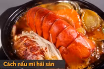 Video: Nấu mì với đuôi tôm hùm, mực lá và nấm kim châm