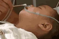 Cậu bé 2 tuổi phải sống thực vật vì sai lầm của người lớn