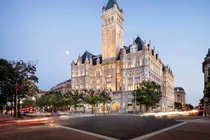 Video: Bên trong khách sạn 200 triệu USD xa hoa và lộng lẫy của Tổng thống Trump