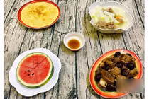 Gà om nấm, canh su hào hầm xương nóng hổi cơm chiều