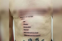 Ngộ nghĩnh bản kiểm điểm xin lỗi vợ được xăm trực tiếp lên ngực