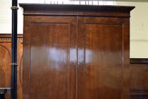 Mua đồ cổ, người đàn ông kinh ngạc phát hiện bí mật còn quý hơn vàng