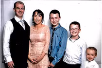 Thầy hiệu trưởng phát điên giết chết vợ và 3 con rồi tự sát