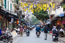 Người phố Cổ tiêu tiền như thế nào ở đặc khu mua sắm Tết