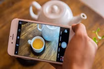 Mẹo tắt màn hình iPhone không cần bấm phím nguồn