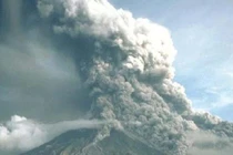 Video: Núi lửa phun trào dữ dội, chôn vùi nhiều người ở Guatemala
