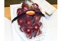 Chùm nho phá kỷ lục với giá 221 triệu đồng