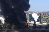 Video: Thủy cung lớn nhất Châu Âu bốc cháy dữ dội, hơn 1.600 du khách sơ tán