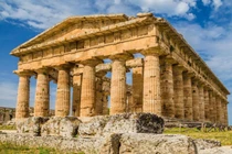 Những tàn tích Hy Lạp cổ còn lưu giữ ở Italy