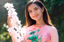 Nhan sắc ngọt ngào của HH chuyển giới Hoài Sa đi thi The Voice