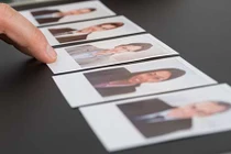 Những góc khuất của nghề "săn đầu người"