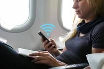 Video: Nguyên nhân Wi-Fi trên máy bay lại chậm và rất đắt
