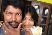 Tiếng sét ái tình của cặp đôi gặp nhau nhờ đi chuyển giới