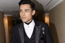 Chàng MC khiến tất cả mê mẩn đêm chung kết Hoa hậu Hòa bình