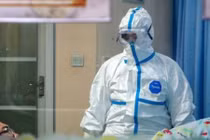 Video: Đồ ăn cho người nhiễm nCoV ở Trung Quốc được khử trùng như thế nào?