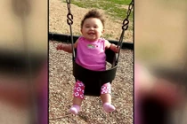 Video: Xót xa bé gái 11 tháng tuổi thiệt mạng vì lỗi của bố mẹ