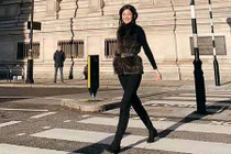 Á hậu Thanh Tú tung ảnh "nóng" bên chồng đại gia