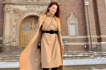 Hồ Ngọc Hà tạo dáng sang chảnh ở quê nhà Kim Lý 