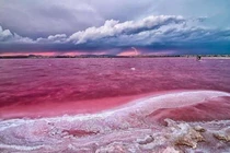 Chiêm ngưỡng những hồ nước màu hồng đẹp lung linh