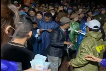 Thôn đã trả lại cho dân số tiền ca sĩ Thủy Tiên trao tặng