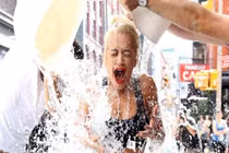 Vì sao Ice Bucket Challenge là thử thách thành công nhất thế giới