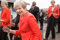 Video: Phút hiếm hoi Thủ tướng Anh Theresa May nhảy như học sinh cấp 3