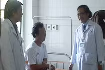 Ăn phải sứa độc mua ở chợ, người đàn ông suýt mất mạng