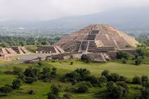 Những báu vật vô giá dưới kim tự tháp Mexico