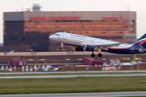 Phát hiện thi thể đàn ông trên đường băng sau khi máy bay cất cánh