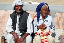 Video: Câu chuyện tìm con của người phụ nữ lần đầu làm mẹ ở tuổi 70