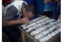 Cảnh tù nhân Brazil “mở tiệc” hít 1 bàn đầy ma túy