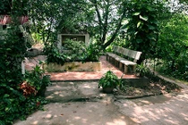 Bí ẩn ngôi miếu thờ hai thiếu nữ ở bãi giữa sông Hồng