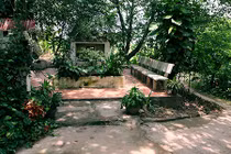 Bí ẩn ngôi miếu thờ hai thiếu nữ ở bãi giữa sông Hồng