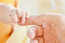 Video: Hơn 6 triệu người Anh nhận nhầm cha