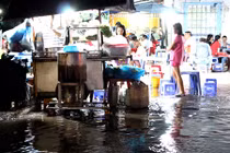 Bán hàng rong: Xe hủ tiếu có thể lãi hơn 40 triệu đồng/tháng