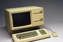 Lý do máy tính ngày xưa thường có màu ngả vàng