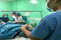 Một phụ nữ suýt chết vì mang thai lần thứ 6