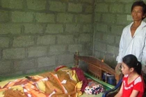 Chuyên gia lý giải vụ học sinh bị sét đánh chết khi dùng điện thoại