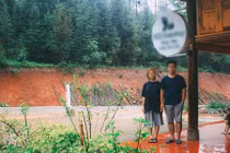 Kiếm tiền cho bạn trai trả nợ, cô gái vẫn bị đánh, phản bội sau 2 năm