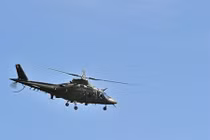 Phi công rơi khỏi trực thăng khi bay, nghi tự tử