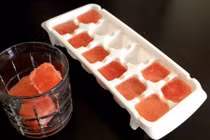 Dưỡng da trắng, mịn màng bằng cà chua đóng đá