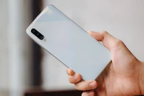 Điện thoại hạng sang xả kho cuối năm