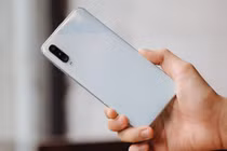 Điện thoại hạng sang xả kho cuối năm