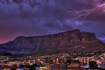 Bí ẩn rùng rợn sau những địa danh nổi tiếng thế giới