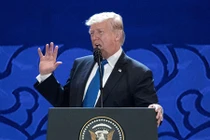 Video: Phản ứng của Tổng thống Trump khi mọi người cười ồ lúc ông phát biểu