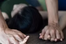 Cưỡng bức bất thành, "yêu râu xanh" đâm cô gái rồi cướp vàng