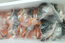 Kỳ lạ: Đầu và xương cá bán giá cao vẫn 'đắt như tôm tươi'