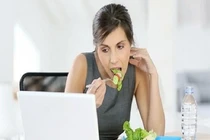 4 cách hạn chế ăn uống quá đà để phòng chống dịch Covid-19